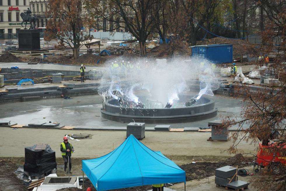  Nowa fontanna na pl. Litewskim: próbny rozruch (zdjęcie 12) - Autor: Maciej Kaczanowski