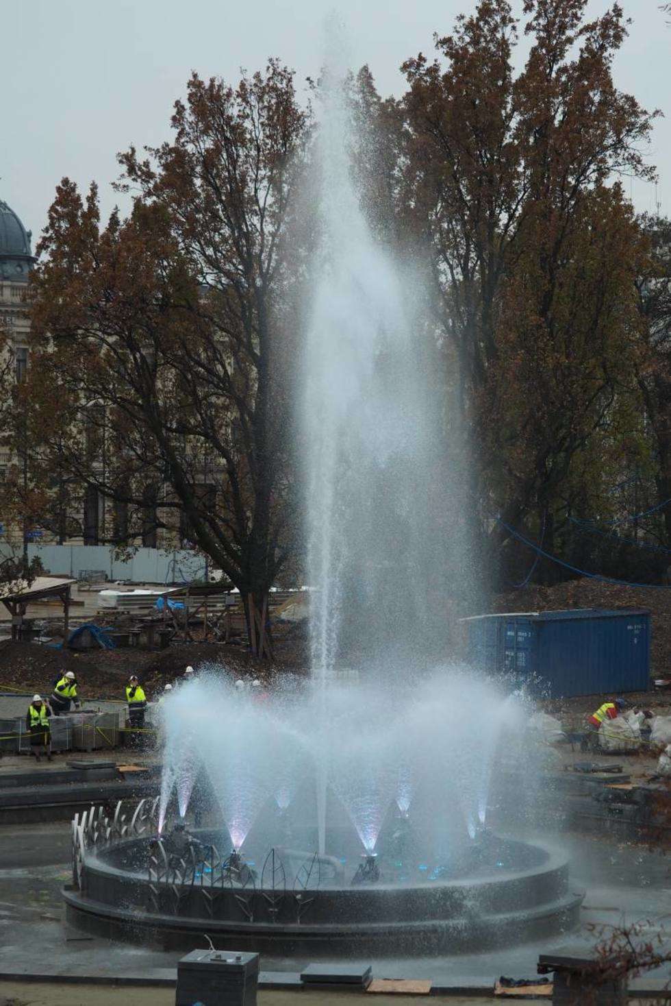  Nowa fontanna na pl. Litewskim: próbny rozruch (zdjęcie 11) - Autor: Maciej Kaczanowski