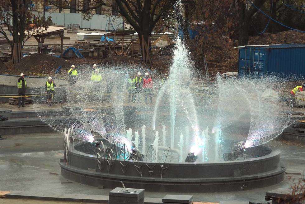  Nowa fontanna na pl. Litewskim: próbny rozruch (zdjęcie 3) - Autor: Maciej Kaczanowski