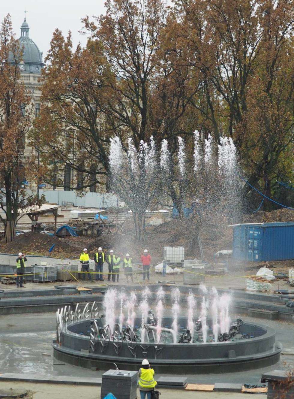  Nowa fontanna na pl. Litewskim: próbny rozruch (zdjęcie 20) - Autor: Maciej Kaczanowski
