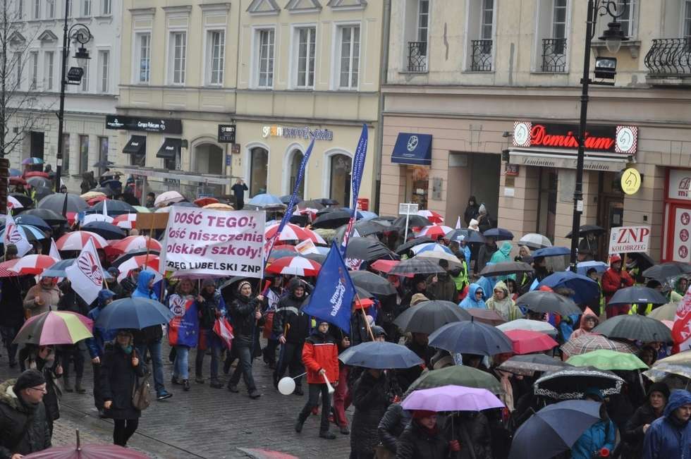  Protest nauczycieli w Warszawie (zdjęcie 13) - Autor: Agnieszka Kasperska