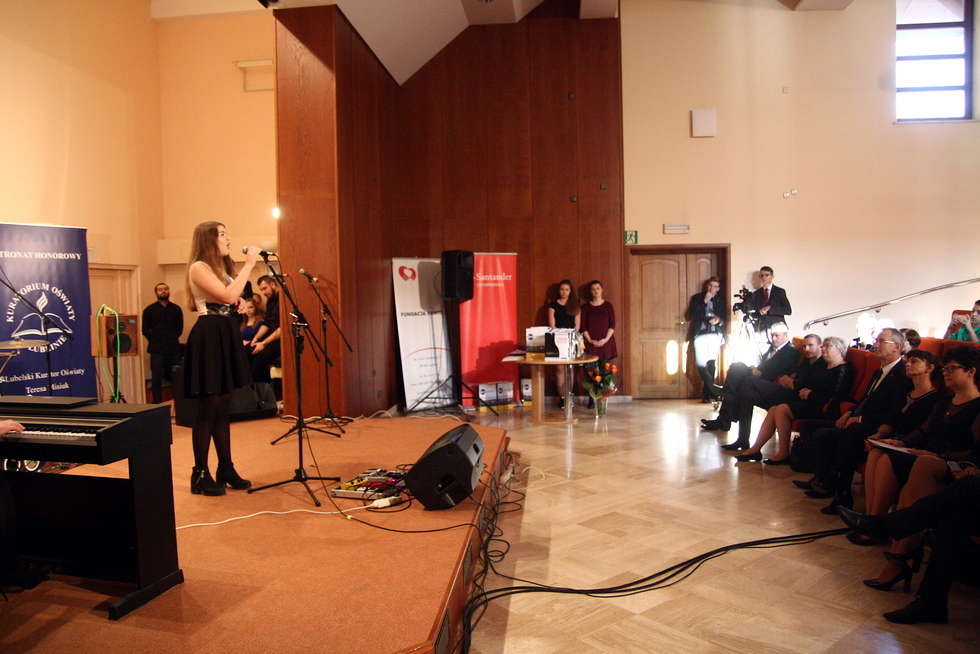  VII Jesienny Konkurs Poezji Śpiewanej Na strunach poezji śpiewanej (zdjęcie 2) - Autor: AS