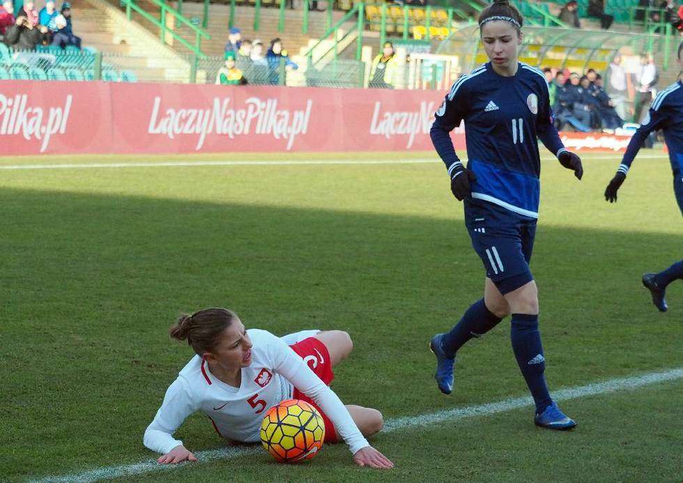   W pojedynku kobiecych drużyn piłkarskich: Polska vs Białoruś 4:0 (zdjęcie 9) - Autor: Maciej Kaczanowski