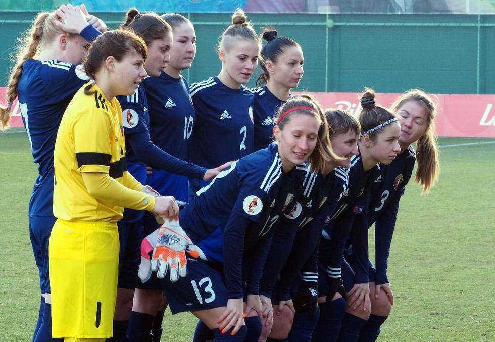   W pojedynku kobiecych drużyn piłkarskich: Polska vs Białoruś 4:0 (zdjęcie 3) - Autor: Maciej Kaczanowski
