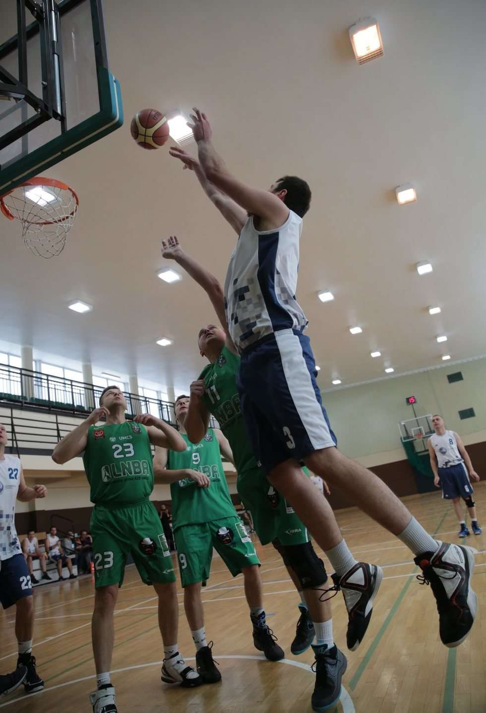  Koszykówka amatorów (zdjęcie 7) - Autor: Wojciech Nieśpiałowski