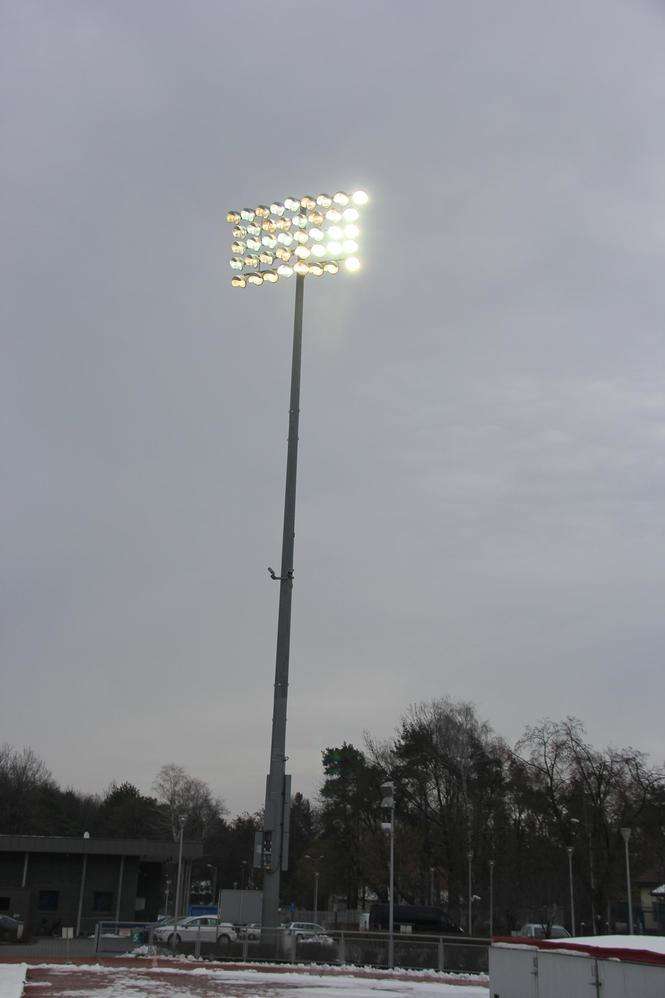 Nowe oświetlenie na stadionie w Puławach