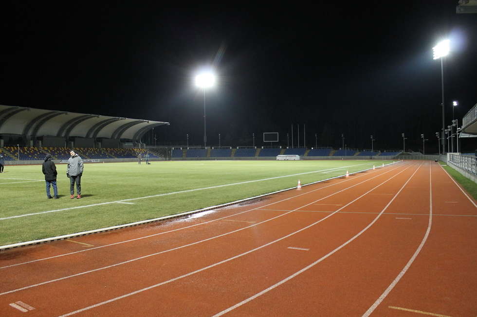  Nowe oświetlenie na stadionie w Puławach (zdjęcie 4) - Autor: Radosław Szczęch