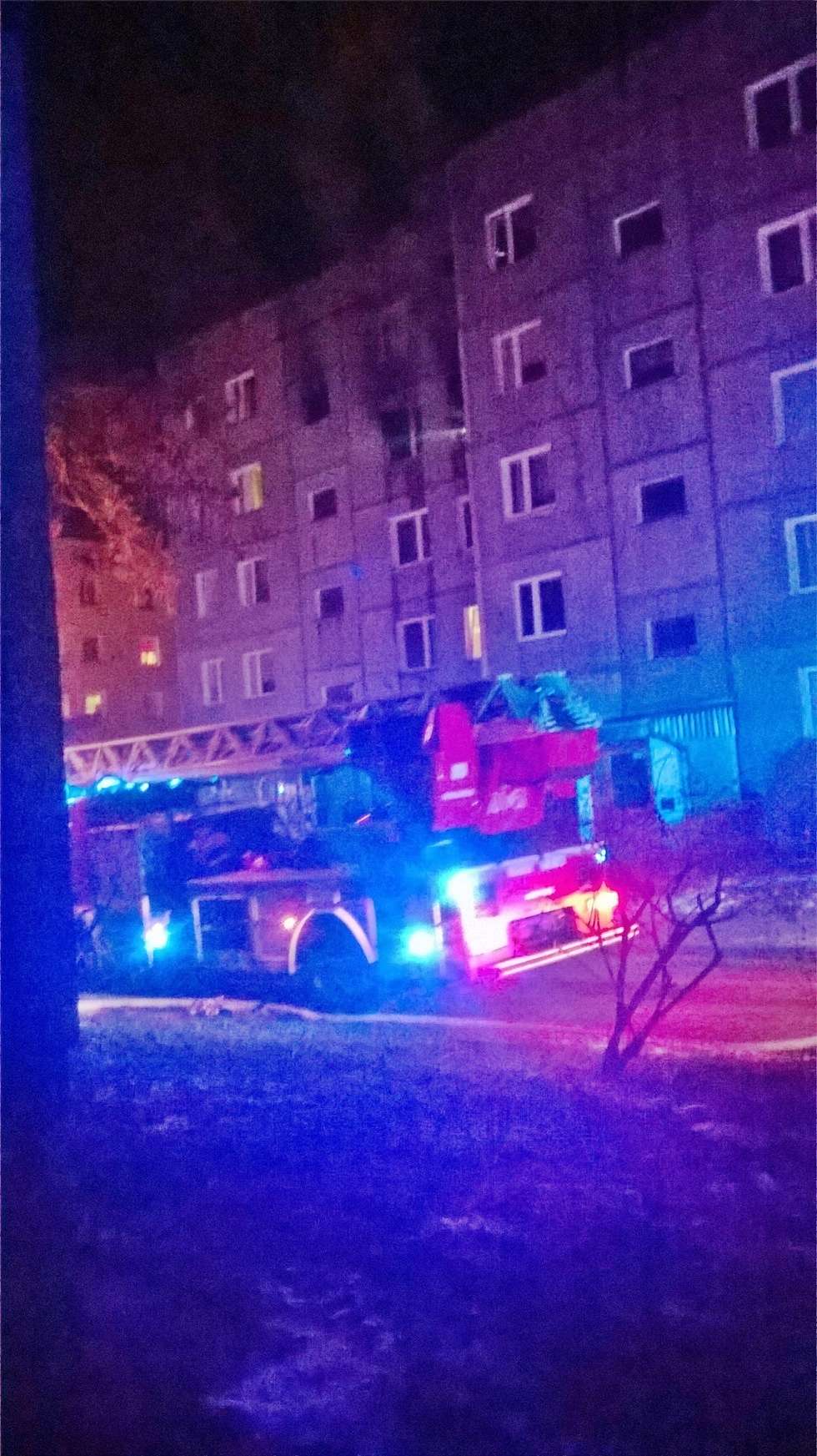  Pożar mieszkania przy ul. Ułanów w Lublinie (zdjęcie 7) - Autor: Bartłomiej Stec