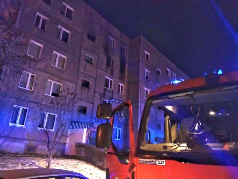 Pożar mieszkania przy ul. Ułanów w Lublinie (zdjęcie 4) - Autor: Dominik Smaga
