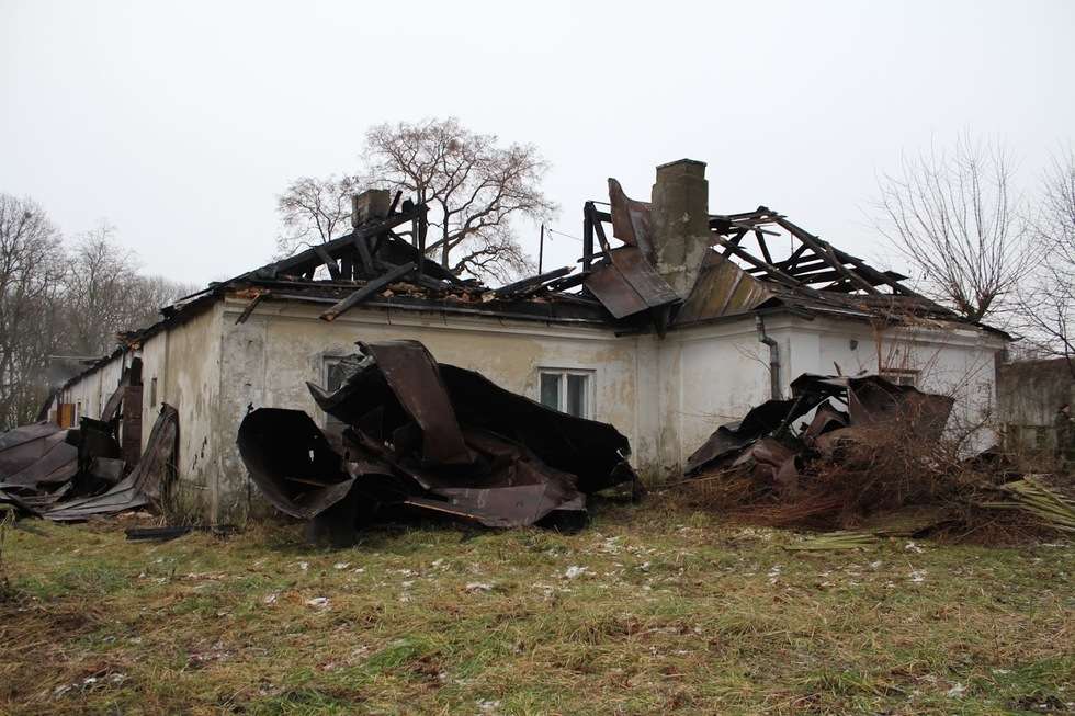  Pożar w pałacu w Werbkowicach (zdjęcie 4) - Autor: kpt. Piotr Sendecki