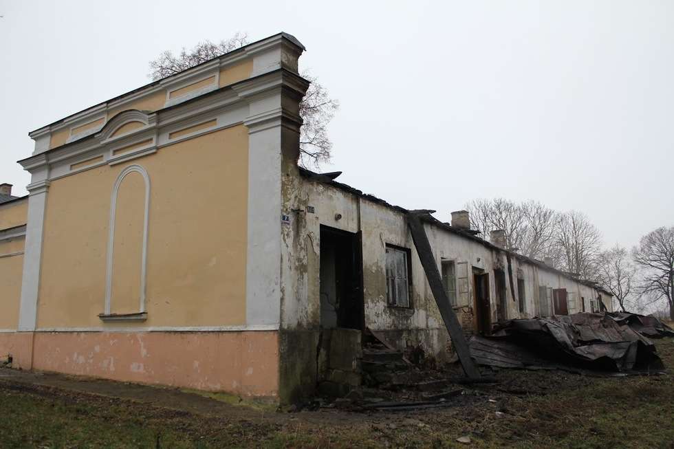  Pożar w pałacu w Werbkowicach (zdjęcie 5) - Autor: kpt. Piotr Sendecki