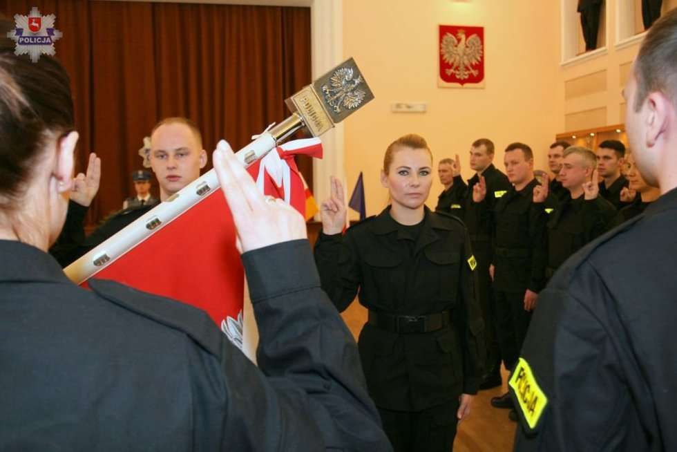  Nowi policjanci złożyli ślubowanie (zdjęcie 3) - Autor: KWP Lublin