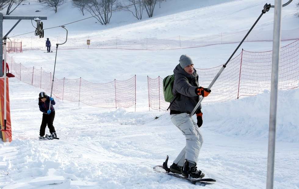  Wyciąg narciarski na Globusie już działa (zdjęcie 10) - Autor: Wojciech Nieśpiałowski