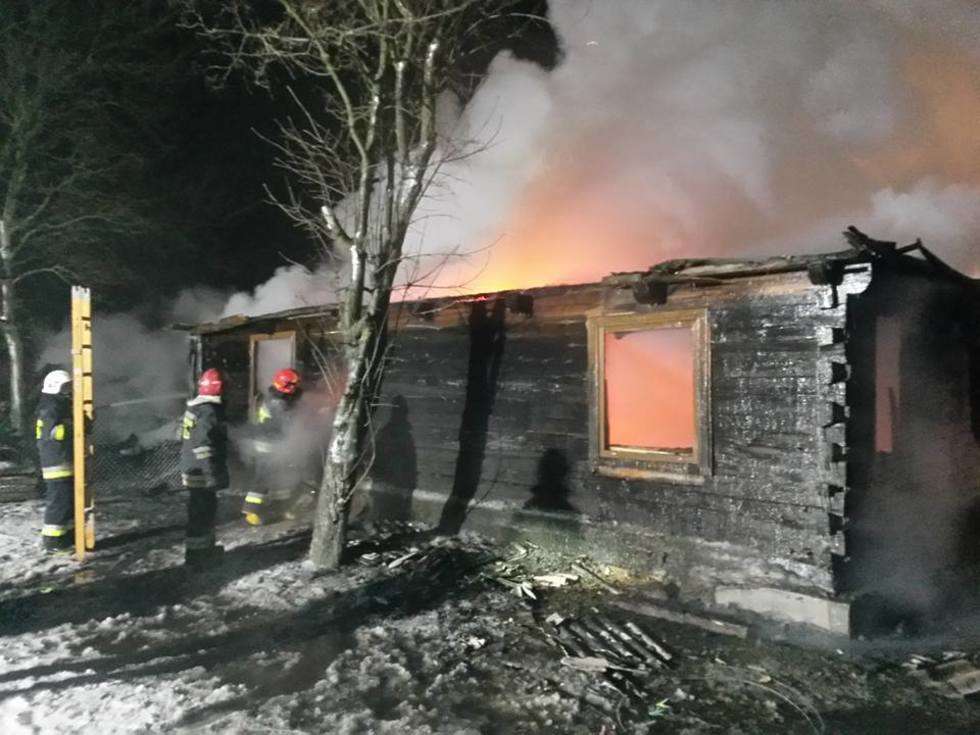  Pożar w miejscowości Kościeniewicze (zdjęcie 4) - Autor: Straż Pożarna Chotyłów