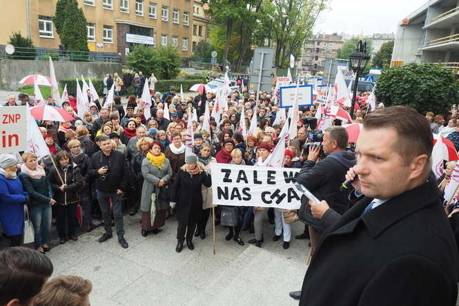 ZNP oskarża kurator oświaty: Kiedyś sama chciała zorganizować strajk, teraz nauczycielom odmawia