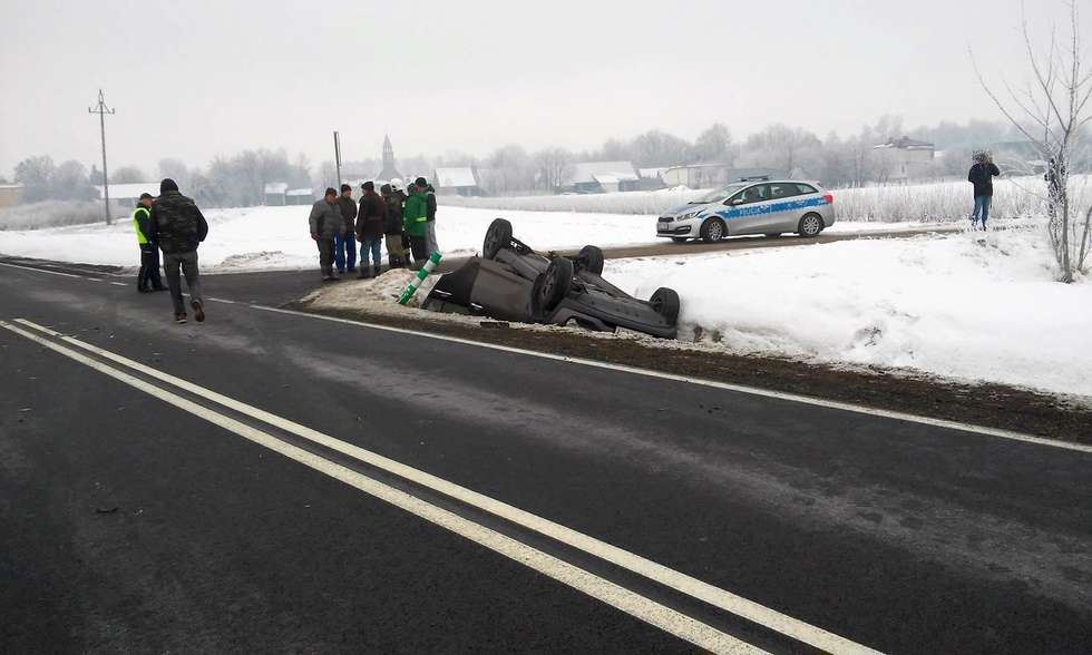  Wypadek w Krzemieniu. Dwie osoby w szpitalu (zdjęcie 3) - Autor: Auto Łysiak Assistance - Pomoc drogowa