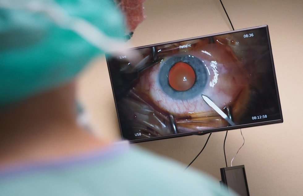  Transmisja operacji oka (zdjęcie 10) - Autor: Wojciech Nieśpiałowski