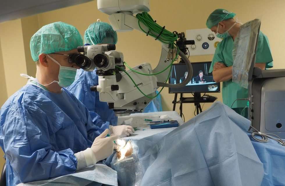  Transmisja operacji oka (zdjęcie 16) - Autor: Wojciech Nieśpiałowski