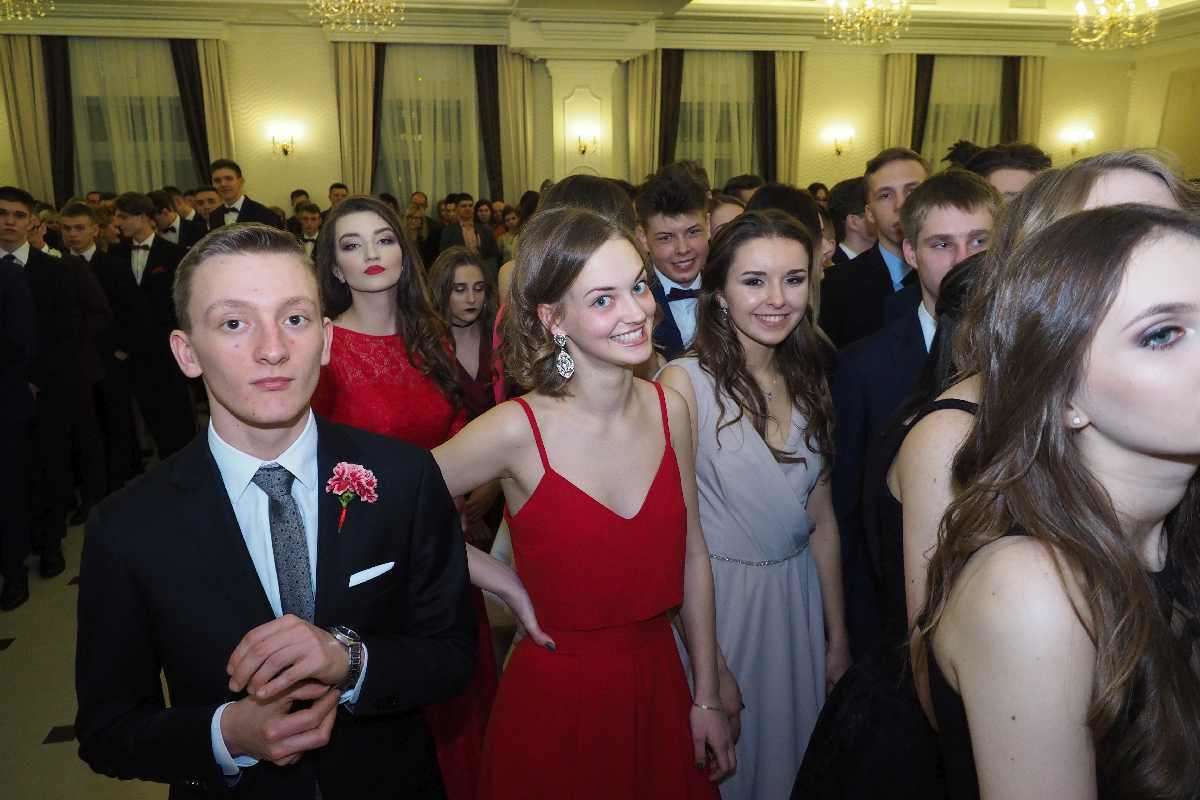 Studniówki 2017: Bal maturzystów II LO