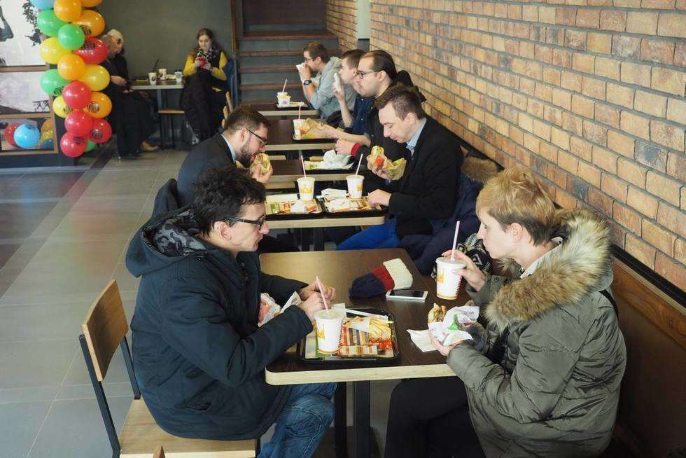  Otwarcie restauracji sieci Burger King (zdjęcie 18) - Autor: Maciej Kaczanowski