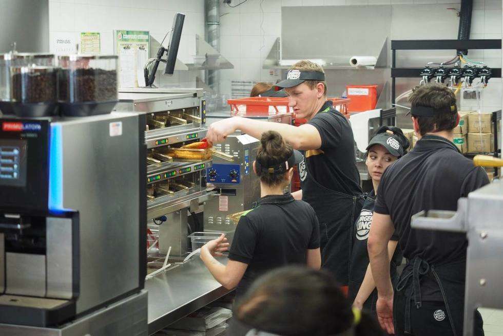  Otwarcie restauracji sieci Burger King (zdjęcie 7) - Autor: Maciej Kaczanowski
