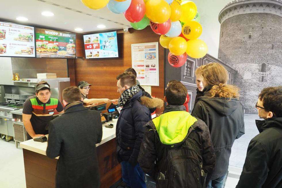  Otwarcie restauracji sieci Burger King (zdjęcie 9) - Autor: Maciej Kaczanowski