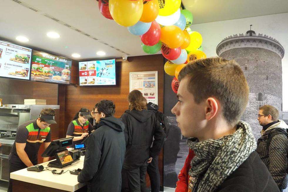 Otwarcie restauracji sieci Burger King (zdjęcie 15) - Autor: Maciej Kaczanowski