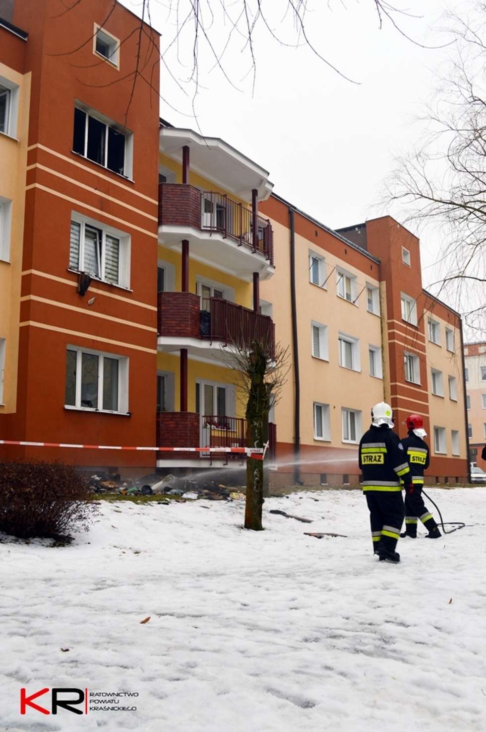  Pożar mieszkania w Kraśniku (zdjęcie 4) - Autor: Kraśnickie Ratownictwo