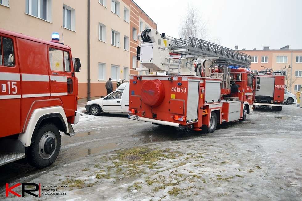  Pożar mieszkania w Kraśniku (zdjęcie 14) - Autor: Kraśnickie Ratownictwo