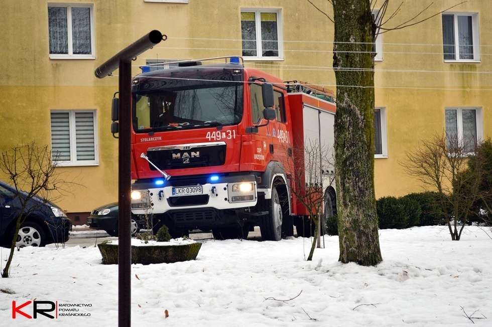  Pożar mieszkania w Kraśniku (zdjęcie 15) - Autor: Kraśnickie Ratownictwo