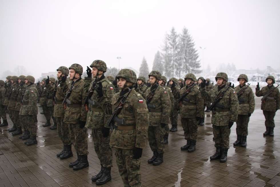  Przysięga wojskowa w Dęblinie (zdjęcie 10) - Autor: WSOSP