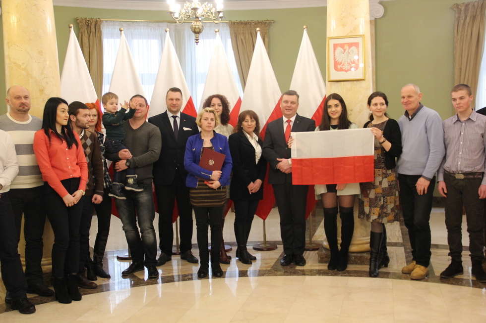  21 osób dostało polskie obywatelstwo (zdjęcie 4) - Autor: Lubelski Urząd Wojewódzki