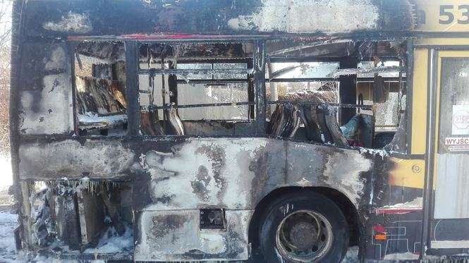 Pożar autobusu w Puławach - Autor: P.Matras