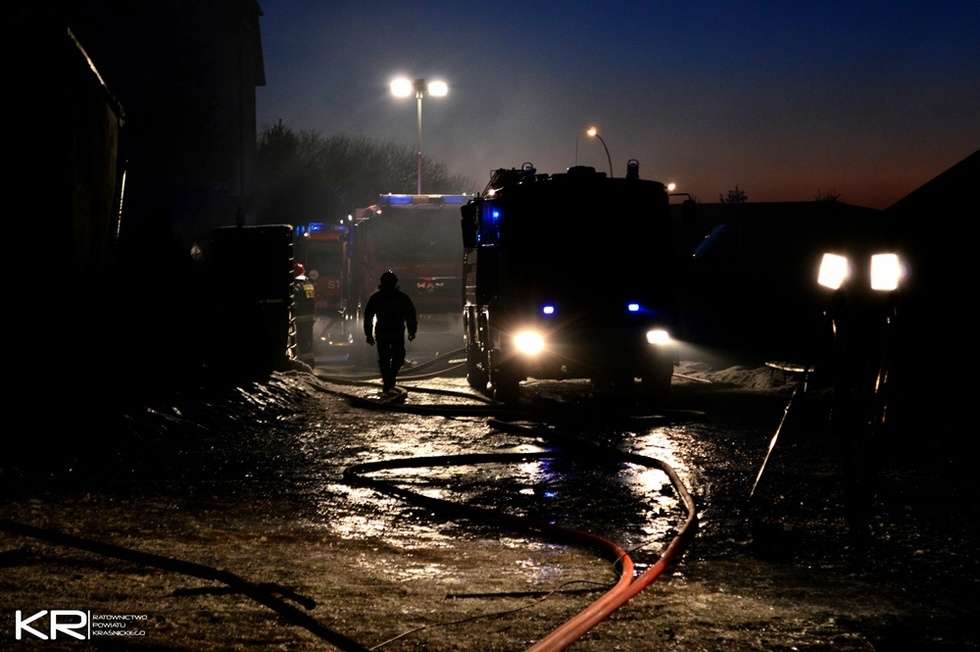  Pożar myjni samochodowej w Kraśniku (zdjęcie 11) - Autor: Kraśnickie Ratownictwo