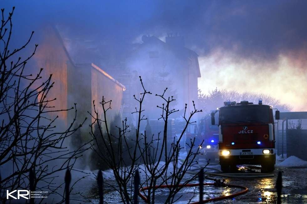  Pożar myjni samochodowej w Kraśniku (zdjęcie 27) - Autor: Kraśnickie Ratownictwo