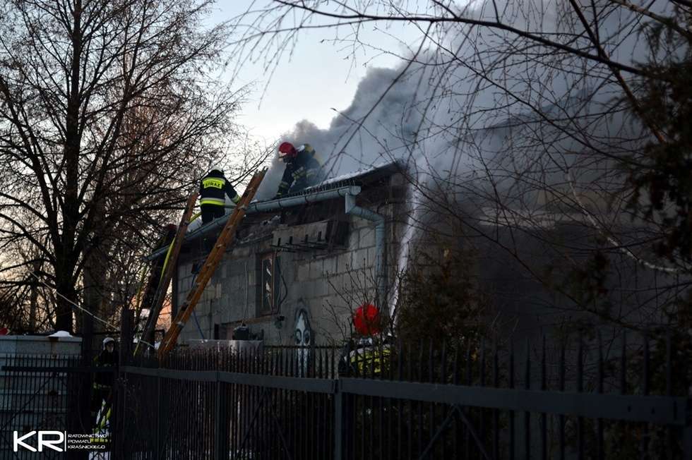  Pożar myjni samochodowej w Kraśniku (zdjęcie 33) - Autor: Kraśnickie Ratownictwo