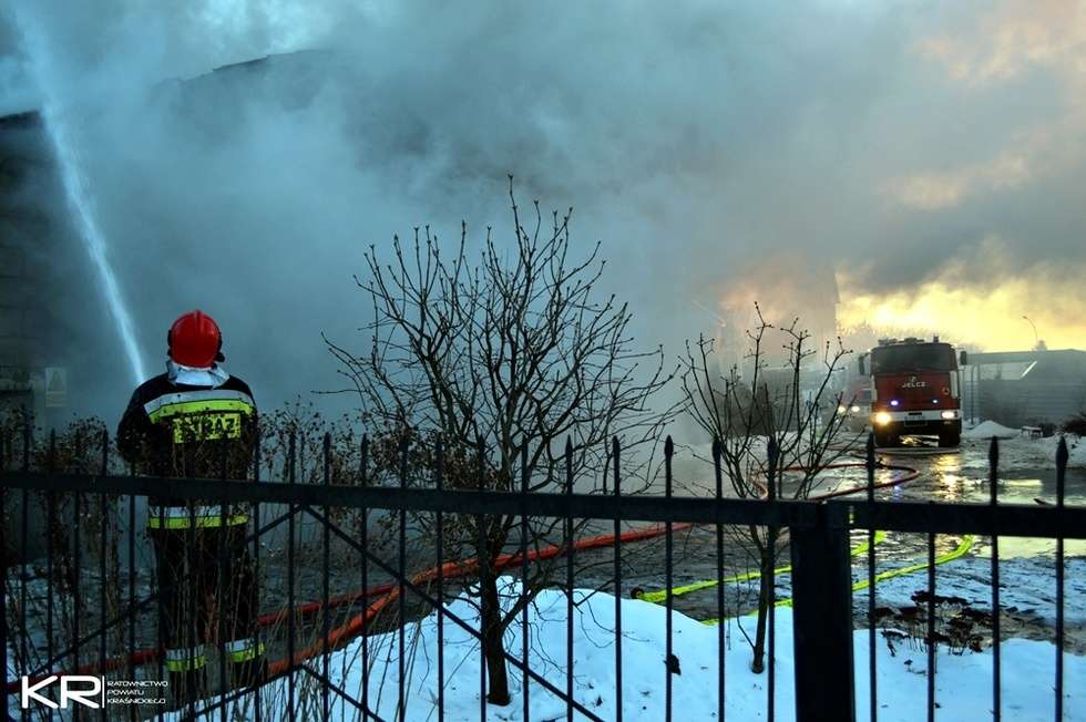  Pożar myjni samochodowej w Kraśniku (zdjęcie 26) - Autor: Kraśnickie Ratownictwo