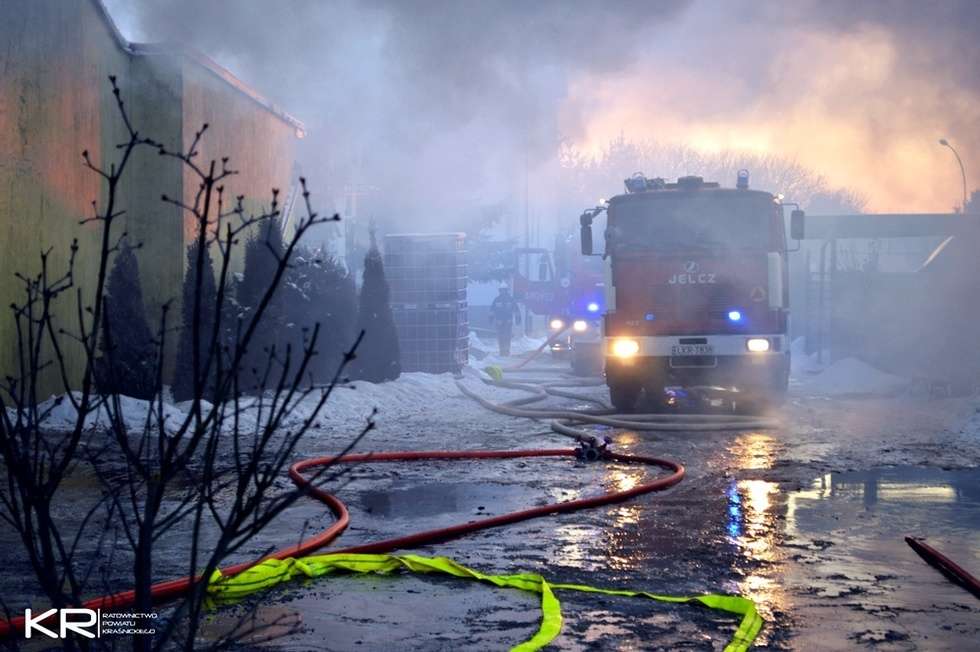  Pożar myjni samochodowej w Kraśniku (zdjęcie 18) - Autor: Kraśnickie Ratownictwo