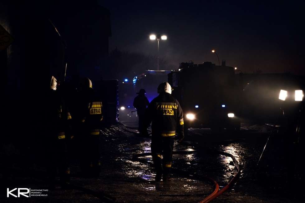  Pożar myjni samochodowej w Kraśniku (zdjęcie 13) - Autor: Kraśnickie Ratownictwo