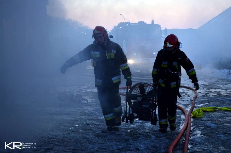  Pożar myjni samochodowej w Kraśniku (zdjęcie 15) - Autor: Kraśnickie Ratownictwo