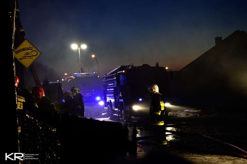  Pożar myjni samochodowej w Kraśniku (zdjęcie 7) - Autor: Kraśnickie Ratownictwo