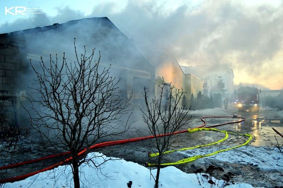  Pożar myjni samochodowej w Kraśniku (zdjęcie 24) - Autor: Kraśnickie Ratownictwo