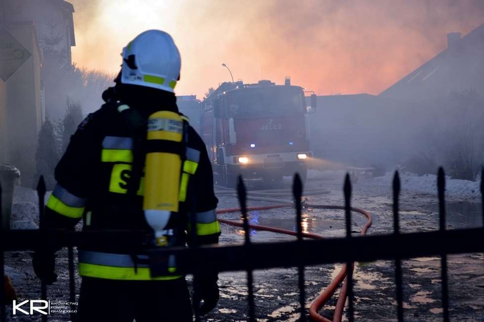  Pożar myjni samochodowej w Kraśniku (zdjęcie 22) - Autor: Kraśnickie Ratownictwo