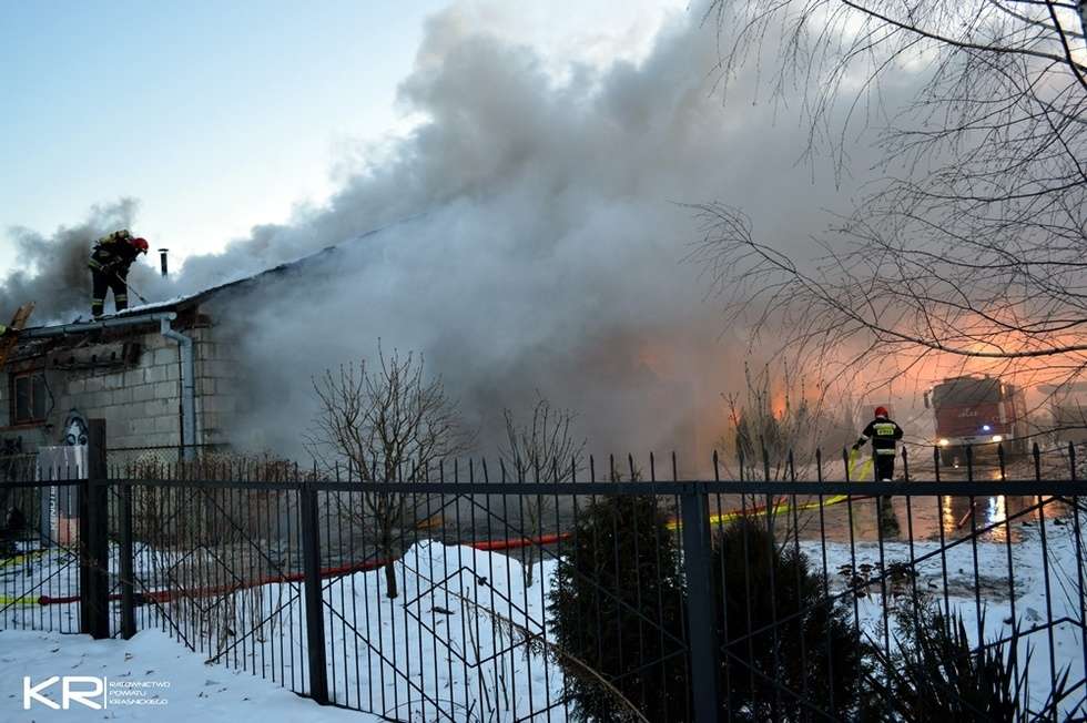  Pożar myjni samochodowej w Kraśniku (zdjęcie 31) - Autor: Kraśnickie Ratownictwo