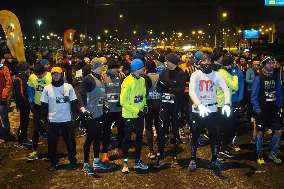  Nocne biegi w Lublinie: Trzecia Dycha do Maratonu (zdjęcie 6) - Autor: Maciej Kaczanowski