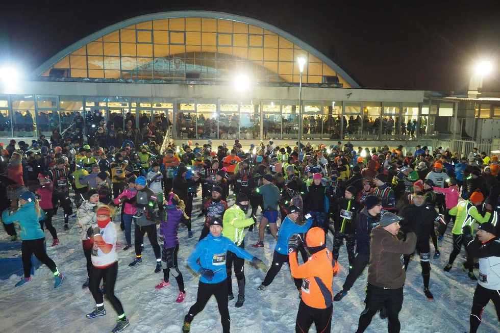  Nocne biegi w Lublinie: Trzecia Dycha do Maratonu (zdjęcie 12) - Autor: Maciej Kaczanowski
