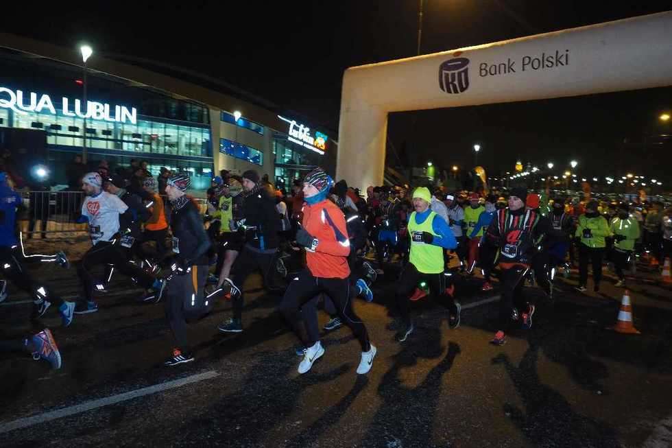  Nocne biegi w Lublinie: Trzecia Dycha do Maratonu (zdjęcie 5) - Autor: Maciej Kaczanowski