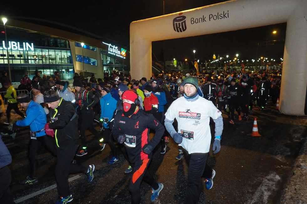  Nocne biegi w Lublinie: Trzecia Dycha do Maratonu (zdjęcie 4) - Autor: Maciej Kaczanowski