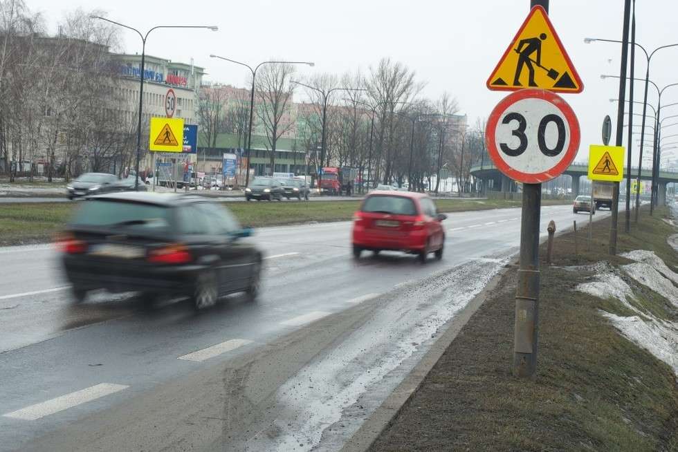  Ograniczenie prędkości na al. Witosa w Lublinie (zdjęcie 1) - Autor: Maciej Kaczanowski