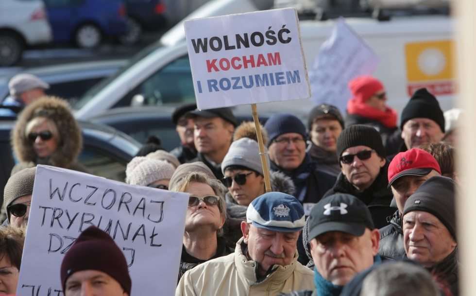 Manifestacja KOD w Lublinie (zdjęcie 43) - Autor: Wojciech Nieśpiałowski